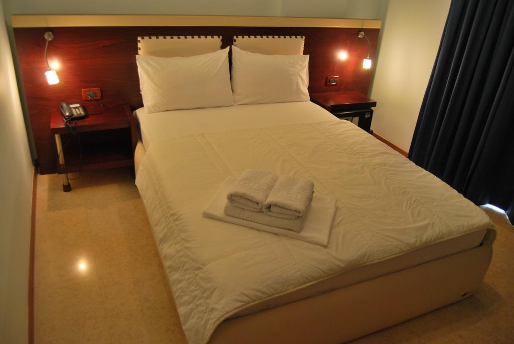 Hotel Panorama Sarandë Rom bilde
